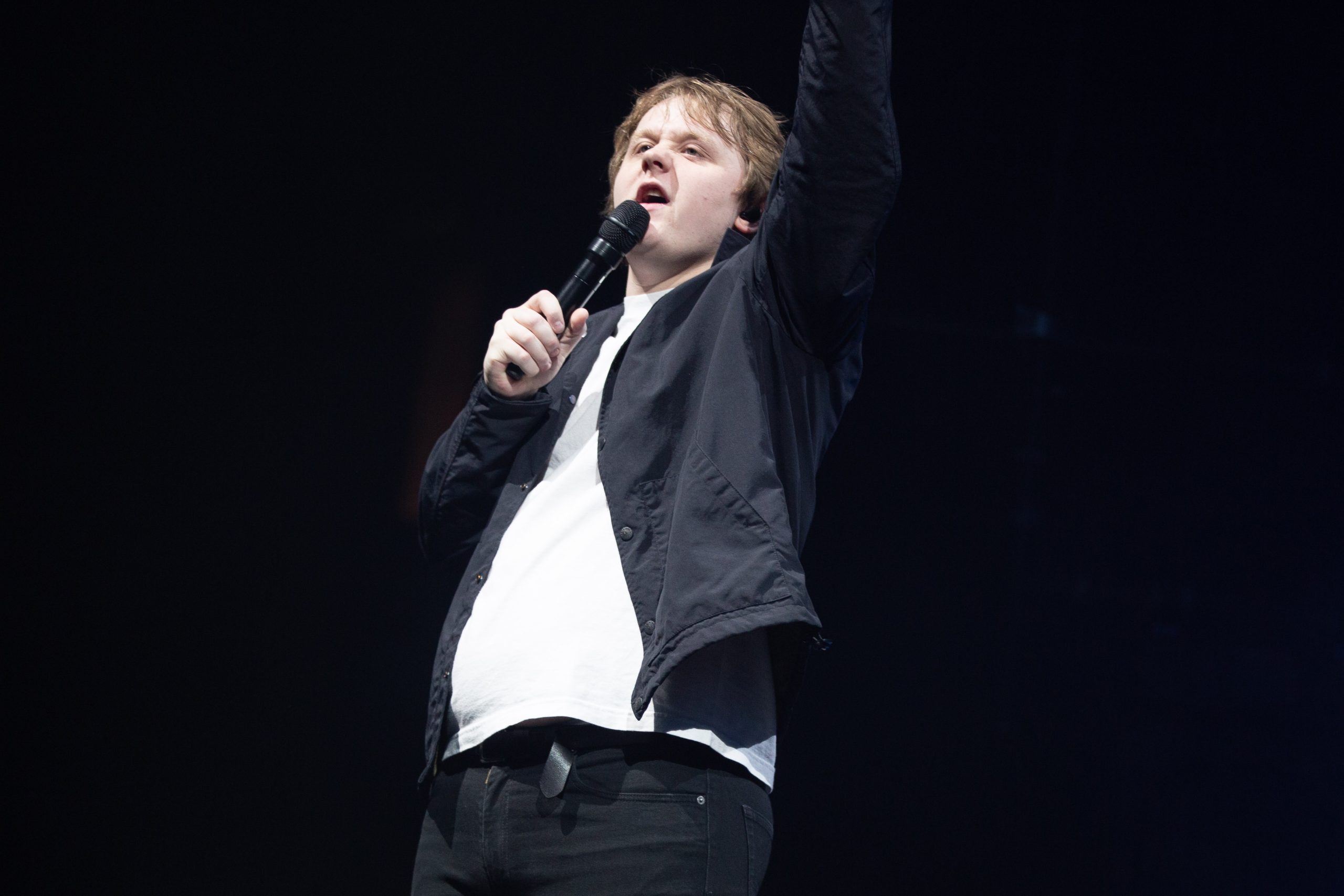 Lewis Capaldi Announces He Was Diagnosed With Tourette's Syndrome -